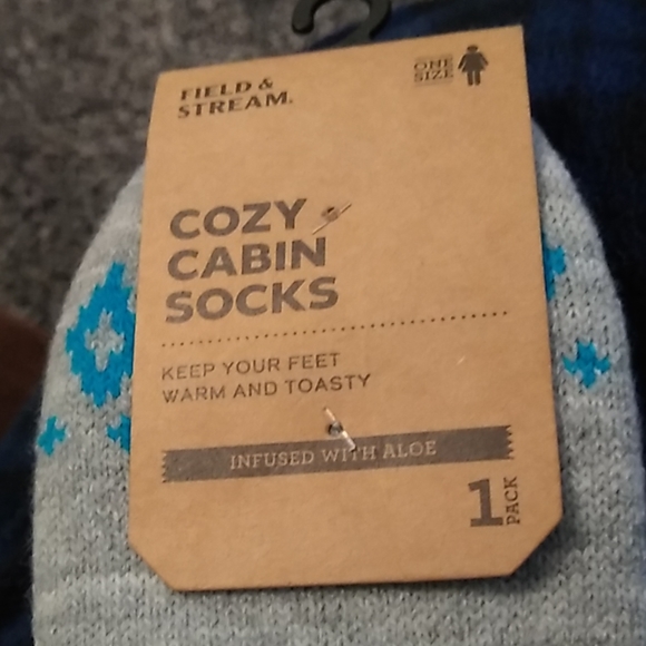 Women Field and Stream cozy cabin socks - Picture 2 of 4